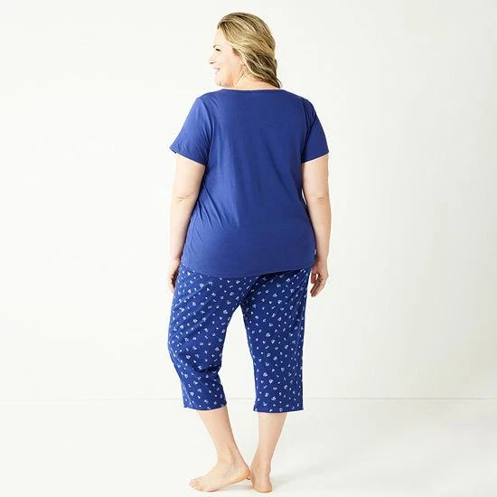 Plus Size Croft & Barrow® Short Sleeve Pajama Top & Cropped Pajama Pants Sleep Set White Garden - Image 2