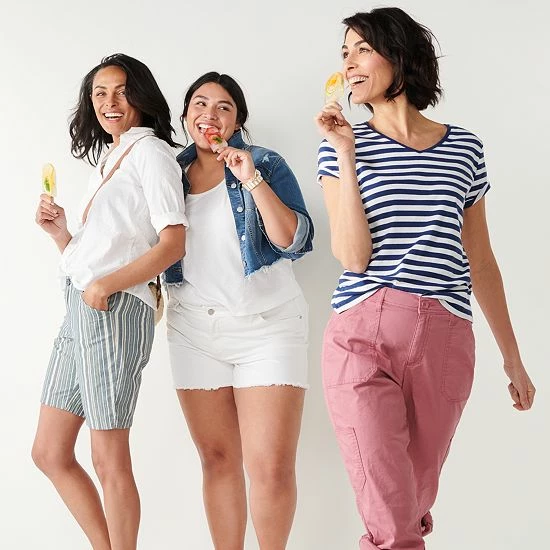 Women's Croft & Barrow® Essential V-Neck Tee Light Blue Pineapple - Image 4