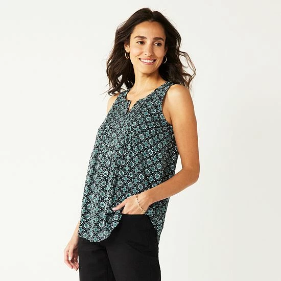 Petite Croft & Barrow® Pintuck Splitneck Sleeveless Top Pink Tile Print - Image 4