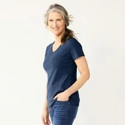Petite Croft & Barrow® Essential V-Neck Tee Navy