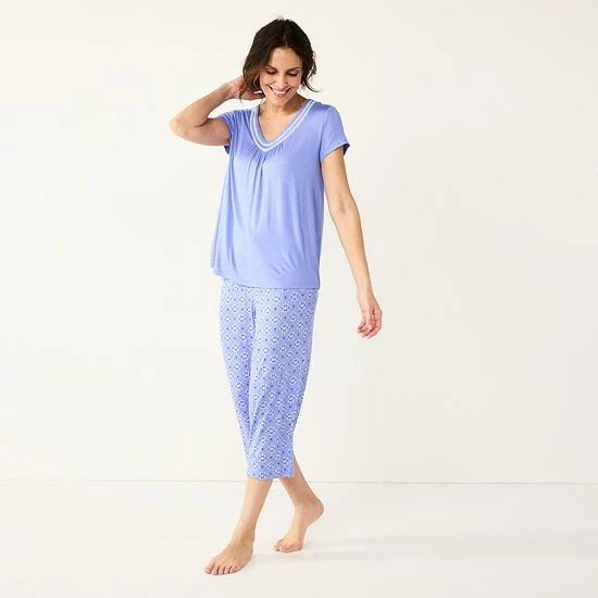 Petite Croft & Barrow® Short Sleeve Pajama Top & Capri Pajama Pants Sleep Set Dark Gray Floral - Image 3