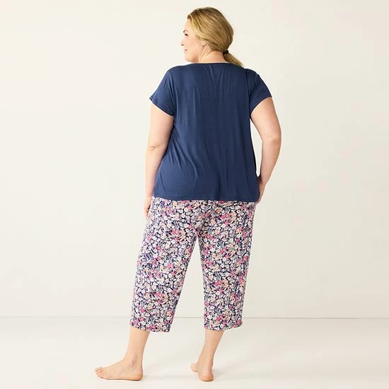 Plus Size Croft & Barrow® Short Sleeve Pajama Top & Capri Pajama Pants Sleep Set Dash Purple Geo - Image 2